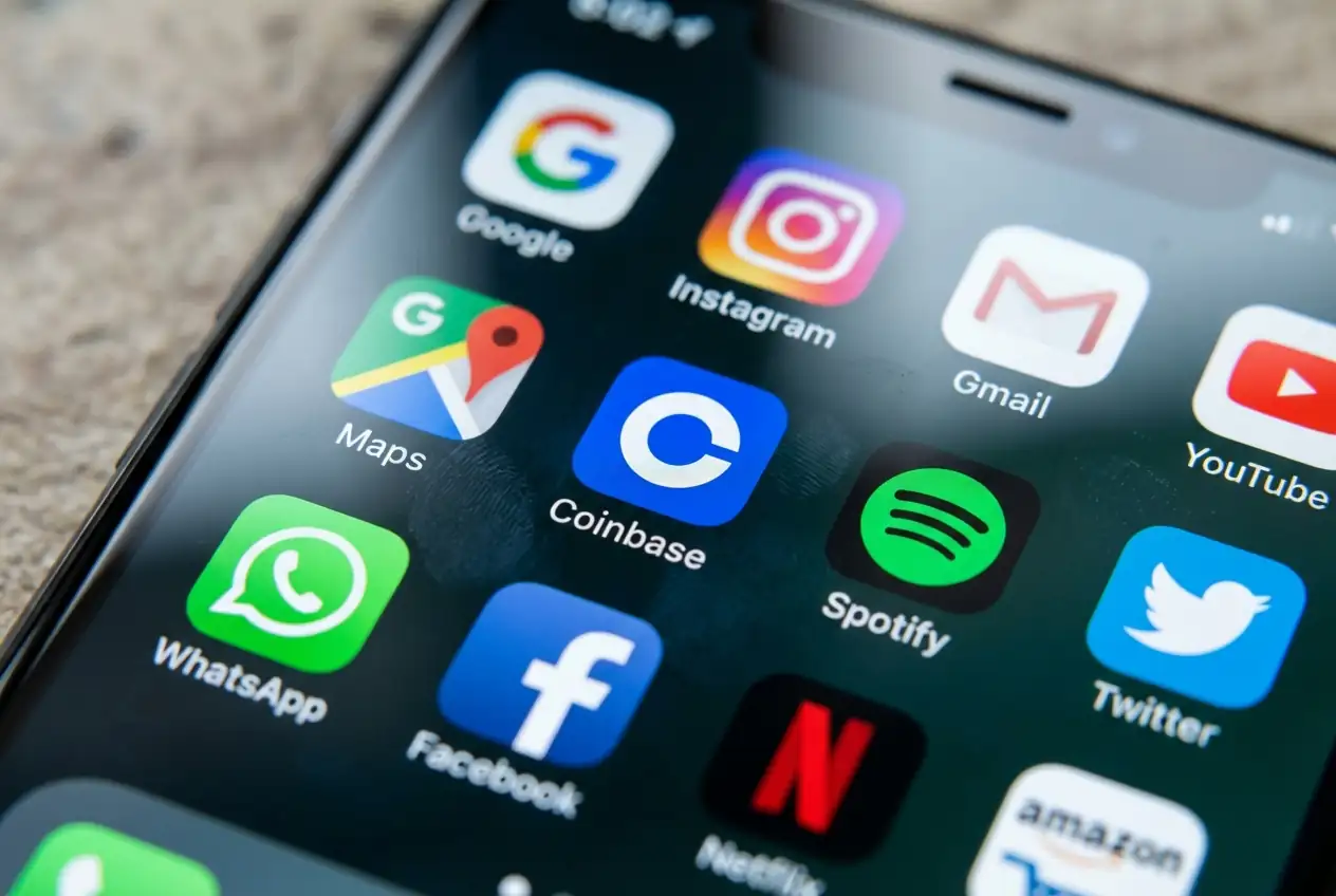 Coinbase Secures Australian License, Adding Equity Trading and Retail Derivatives