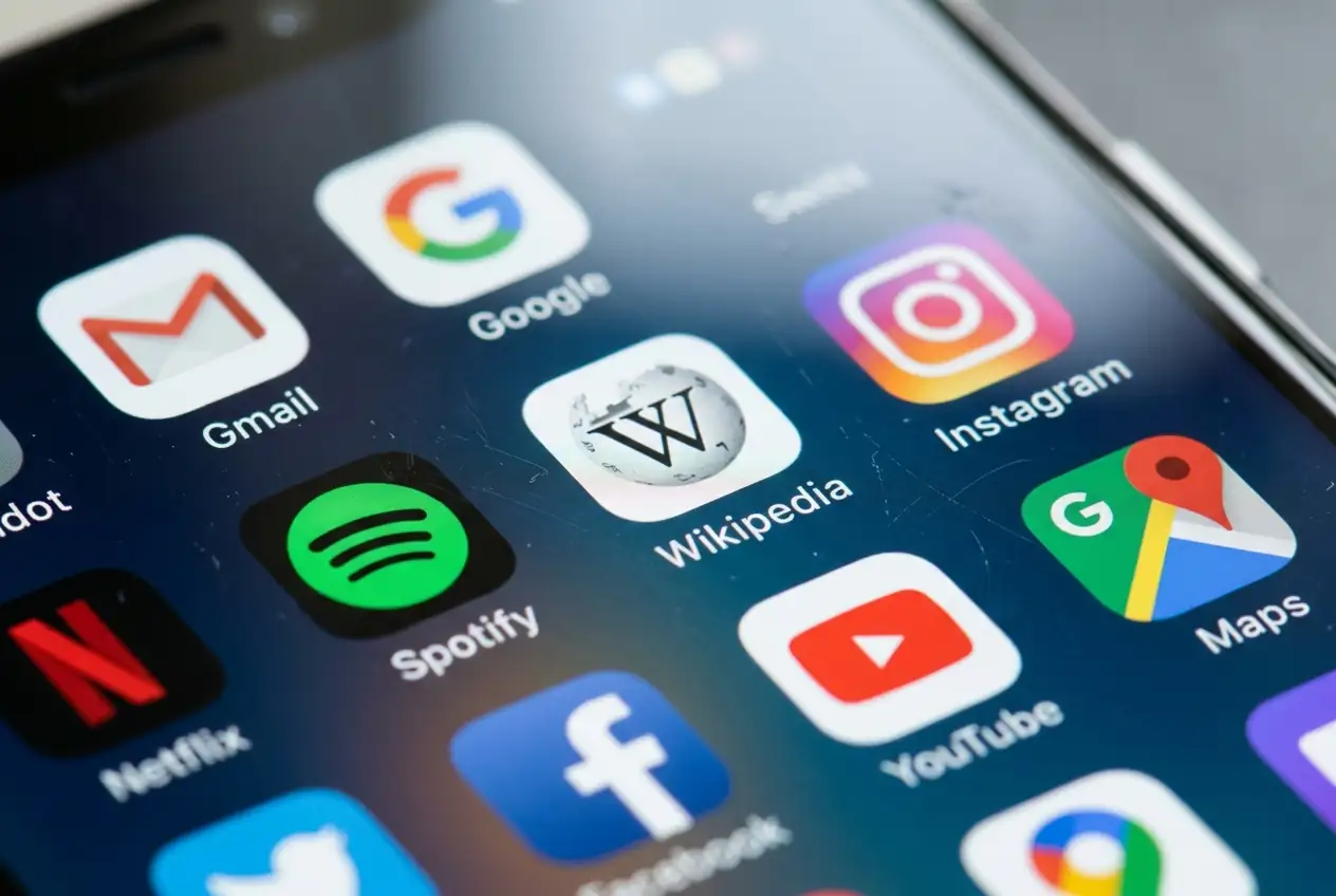 Wikipedia Bans AI for Writing and Editing Articles on English Site