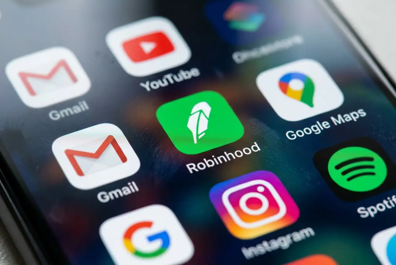 Robinhood shares jump 10%, as Bernstein predicts stock could double on crypto