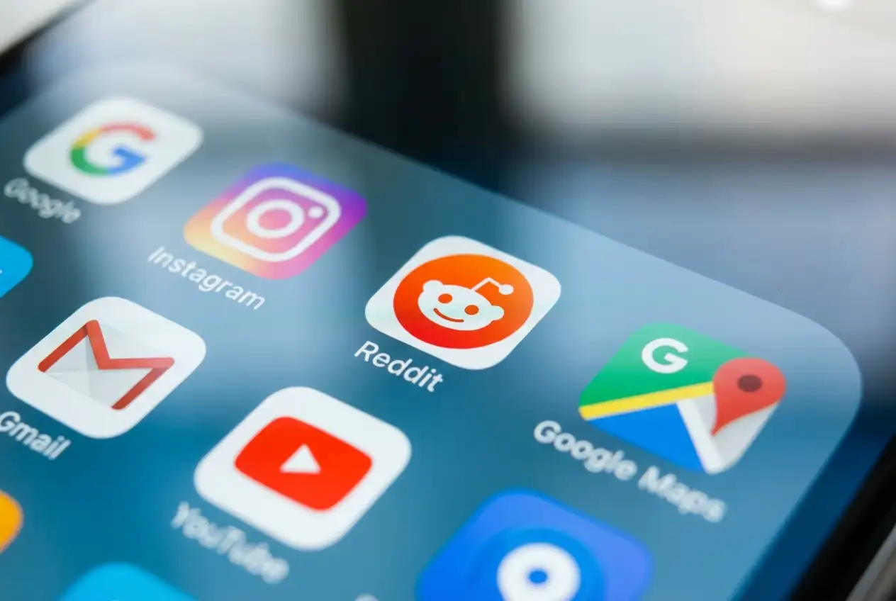 Reddit partners with Shopify for shoppable ads, streamlining social commerce